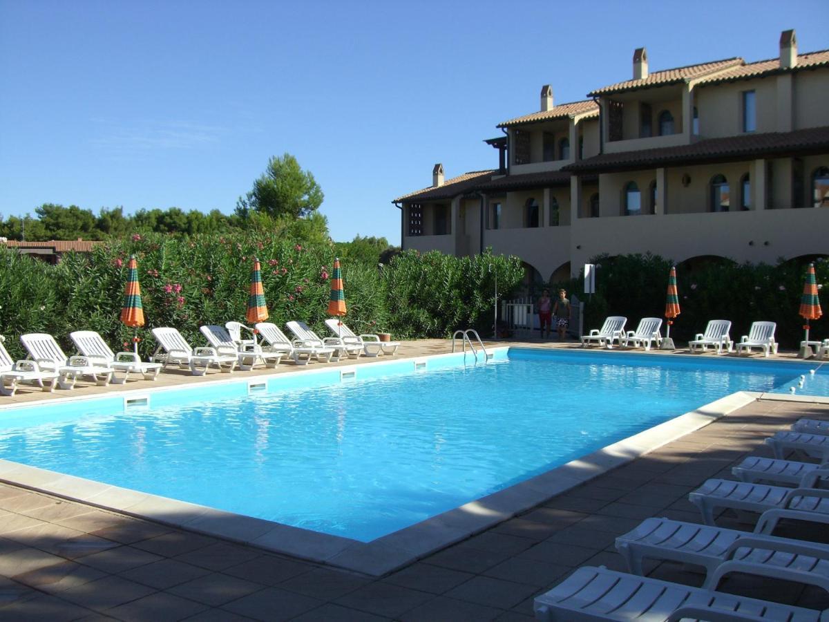 Residenza Dei Cavalleggeri Сан-Винченцо Экстерьер фото