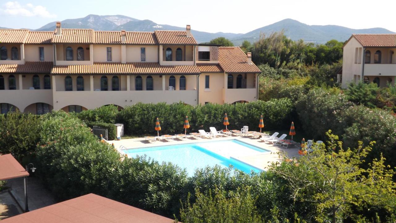 Residenza Dei Cavalleggeri Сан-Винченцо Экстерьер фото