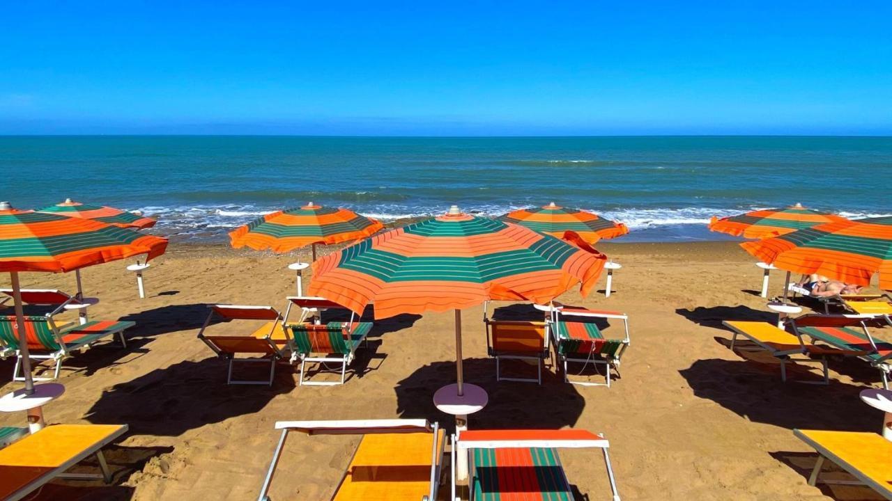Residenza Dei Cavalleggeri Сан-Винченцо Экстерьер фото