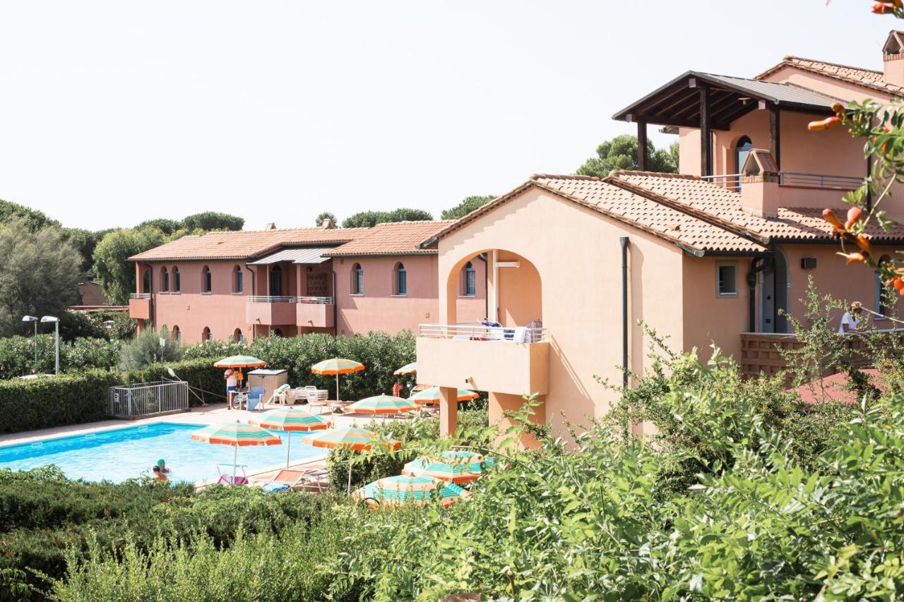 Residenza Dei Cavalleggeri Сан-Винченцо Экстерьер фото