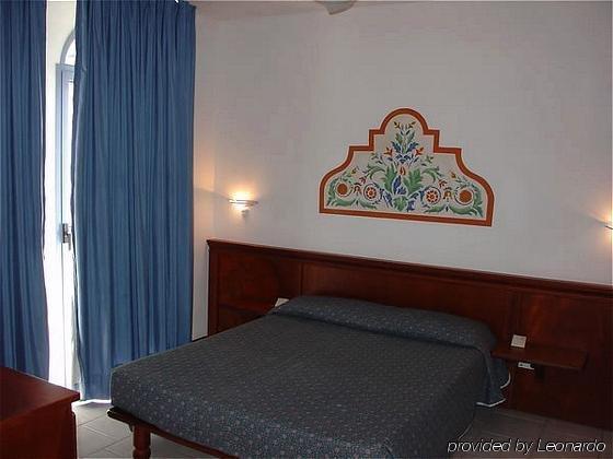 Residenza Dei Cavalleggeri Сан-Винченцо Экстерьер фото