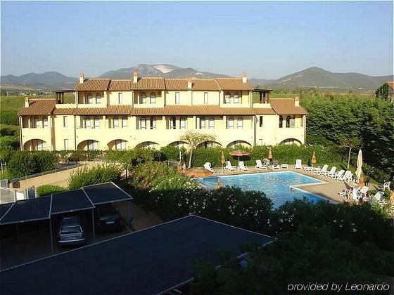 Residenza Dei Cavalleggeri Сан-Винченцо Экстерьер фото